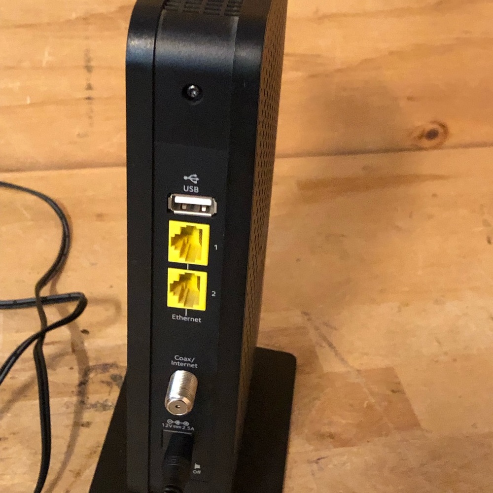 Netgear C3700V2 N600 WiFi Cable Modem Router 8x4 Download speeds - Picture 4 of 15